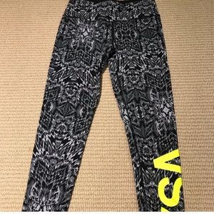 VS Sport patterned leggings